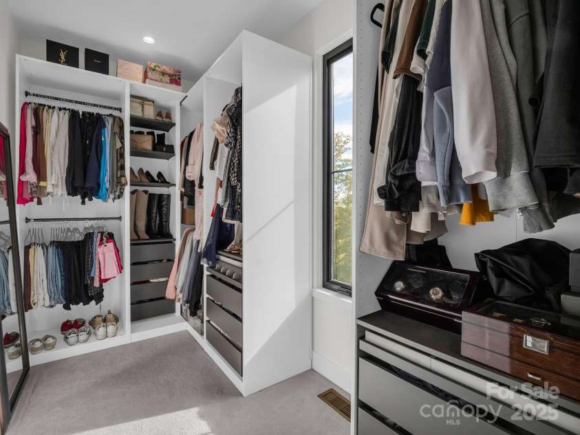 123 Millbrae Loop, Hendersonville, NC 28791.  MLS# CAR4312844, YatesRealty ID 2012. 