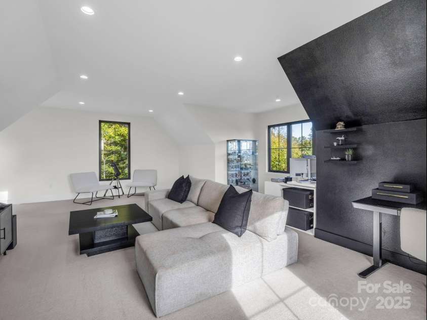 123 Millbrae Loop, Hendersonville, NC 28791.  MLS# CAR4312844, YatesRealty ID 2012. 