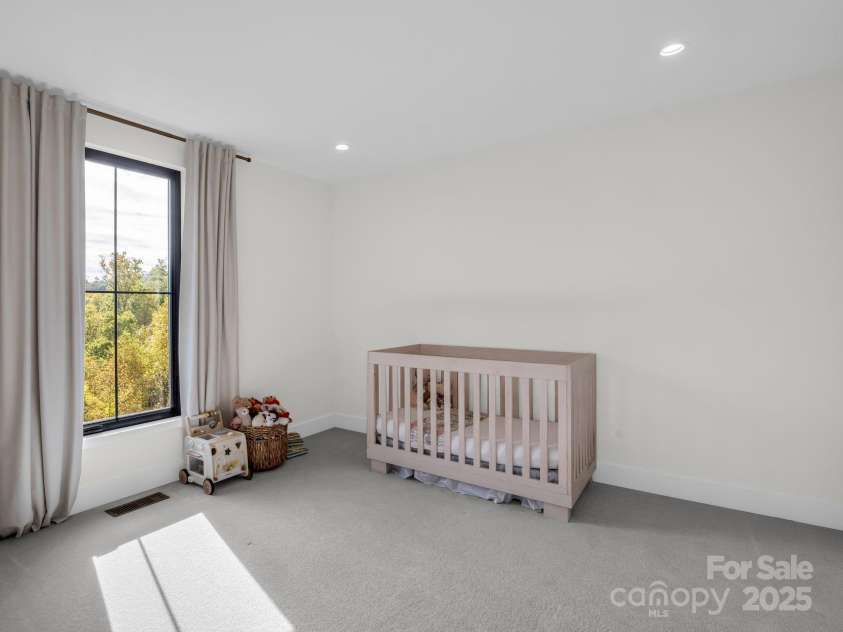 123 Millbrae Loop, Hendersonville, NC 28791.  MLS# CAR4312844, YatesRealty ID 2012. 