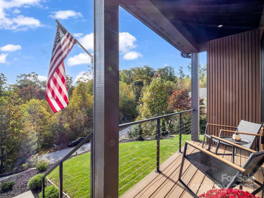 123 Millbrae Loop, Hendersonville, NC 28791.  MLS# CAR4312844, YatesRealty ID 2012. 