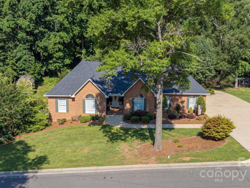 600 Queens Road, Cherryville, NC 28021.  MLS# CAR4272279, YatesRealty ID 2012. 