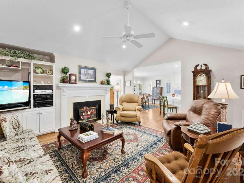 600 Queens Road, Cherryville, NC 28021.  MLS# CAR4272279, YatesRealty ID 2012. 
