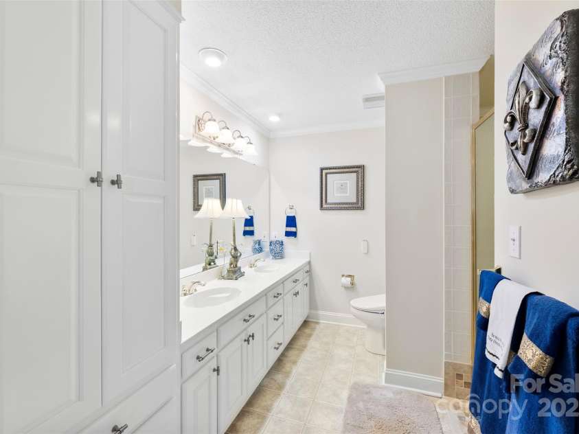 600 Queens Road, Cherryville, NC 28021.  MLS# CAR4272279, YatesRealty ID 2012. 