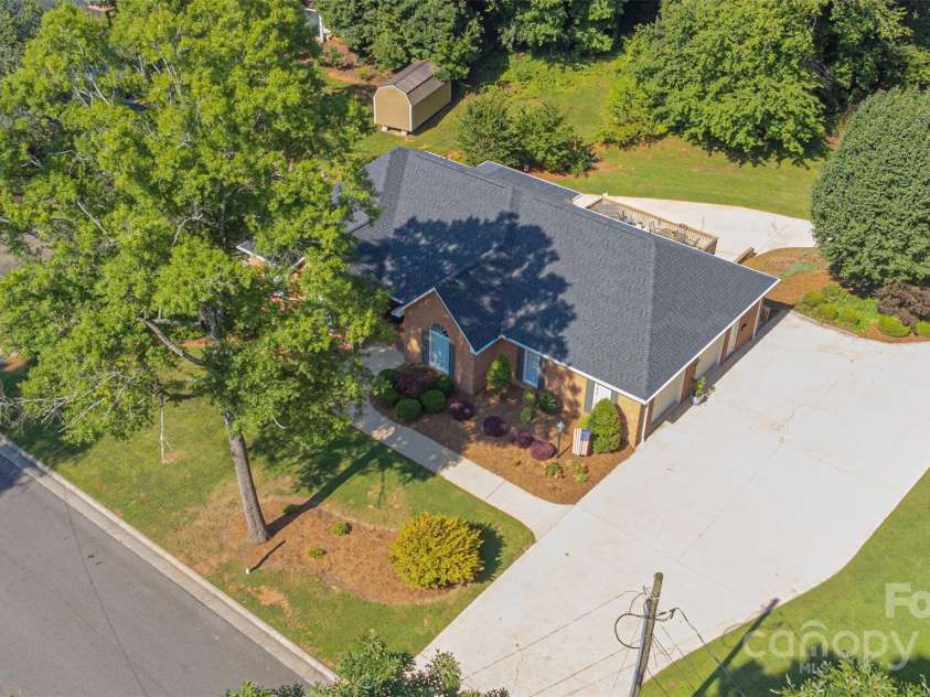 600 Queens Road, Cherryville, NC 28021.  MLS# CAR4272279, YatesRealty ID 2012. 