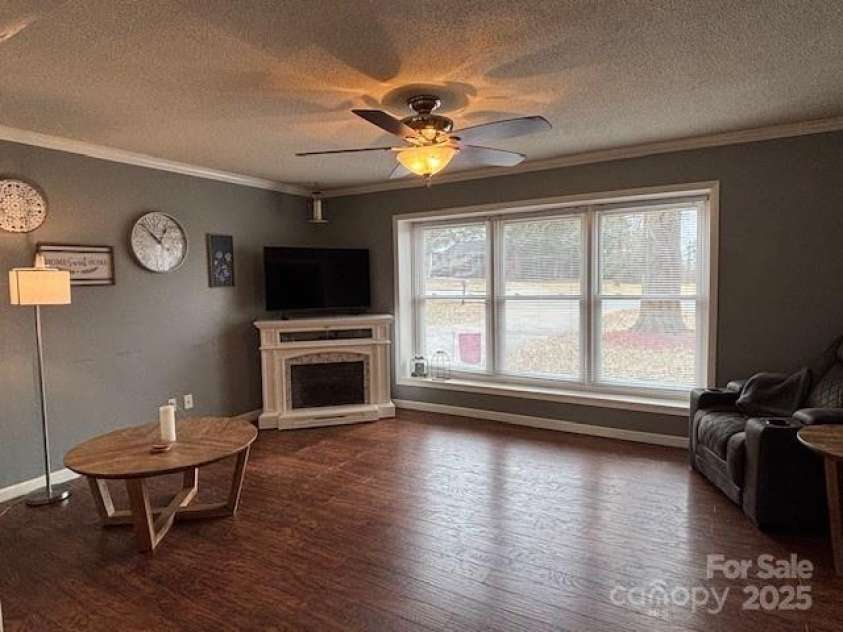 818 6th Street, Newton, NC 28658.  MLS# CAR4221482, YatesRealty ID 2012. 