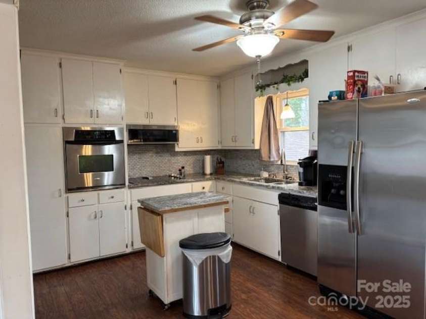 818 6th Street, Newton, NC 28658.  MLS# CAR4221482, YatesRealty ID 2012. 