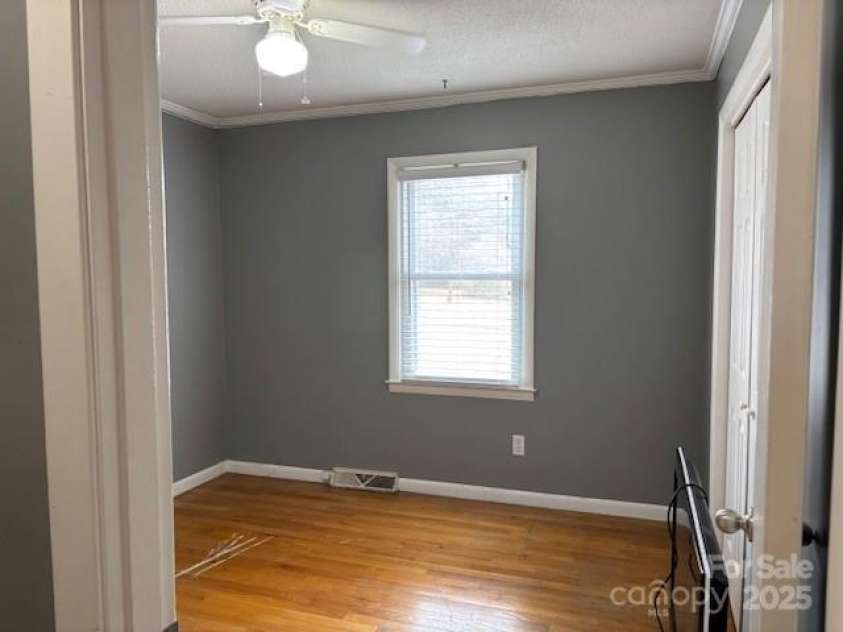 818 6th Street, Newton, NC 28658.  MLS# CAR4221482, YatesRealty ID 2012. 