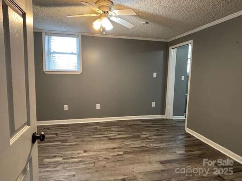 818 6th Street, Newton, NC 28658.  MLS# CAR4221482, YatesRealty ID 2012. 