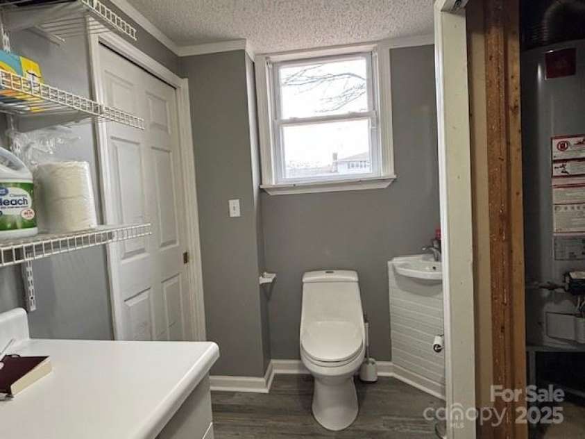 818 6th Street, Newton, NC 28658.  MLS# CAR4221482, YatesRealty ID 2012. 