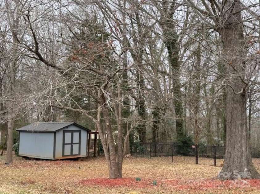 818 6th Street, Newton, NC 28658.  MLS# CAR4221482, YatesRealty ID 2012. 