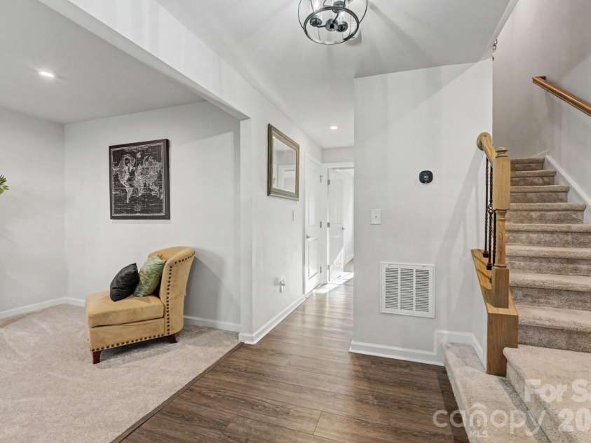 2105 Autumn Olive Lane, Matthews, NC 28104.  MLS# CAR4352199, YatesRealty ID 20121. 