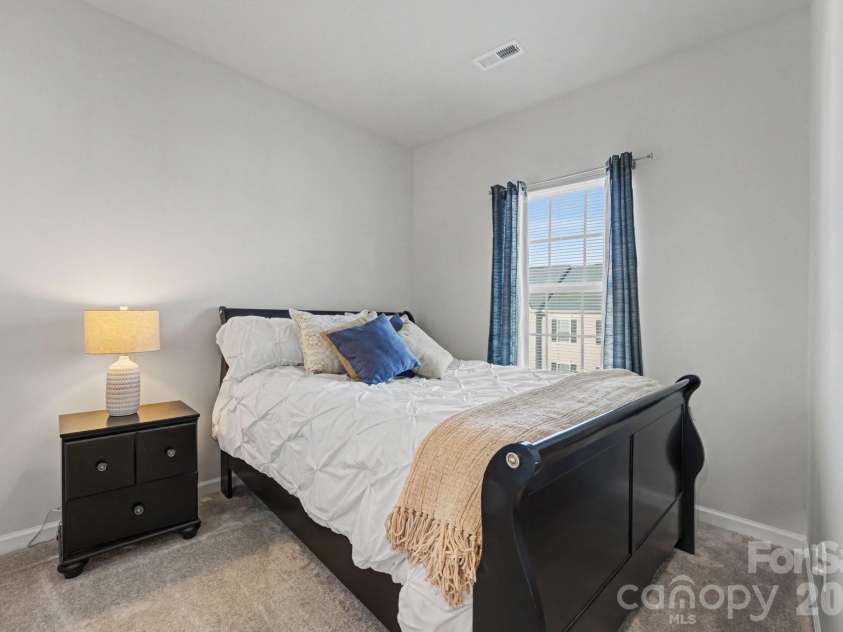 2105 Autumn Olive Lane, Matthews, NC 28104.  MLS# CAR4352199, YatesRealty ID 20121. 