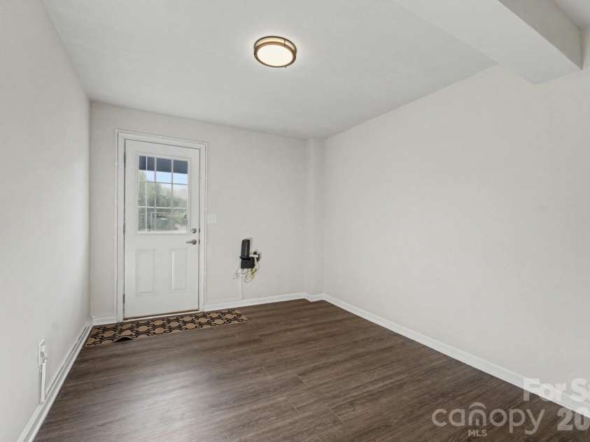 2105 Autumn Olive Lane, Matthews, NC 28104.  MLS# CAR4352199, YatesRealty ID 20121. 