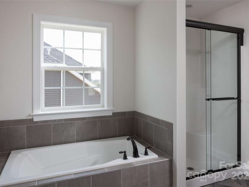 236 Paradise Drive, Belmont, NC 28012.  MLS# CAR4268347, YatesRealty ID 20121. 