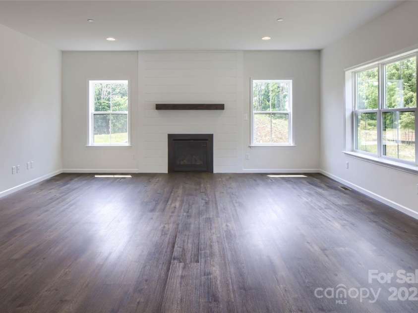 236 Paradise Drive, Belmont, NC 28012.  MLS# CAR4268347, YatesRealty ID 20121. 