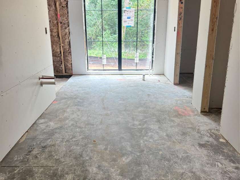 5427 Addison Drive, Charlotte, NC 28211.  MLS# CAR4258446, YatesRealty ID 20122. Primary Bath (electrical already set up for window treatments if wanted