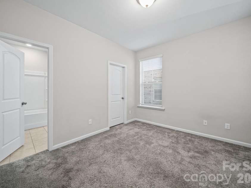 928 Bexton Street, Charlotte, NC 28273.  MLS# CAR4370934, YatesRealty ID 20122. 