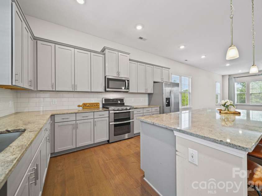 928 Bexton Street, Charlotte, NC 28273.  MLS# CAR4370934, YatesRealty ID 20122. 