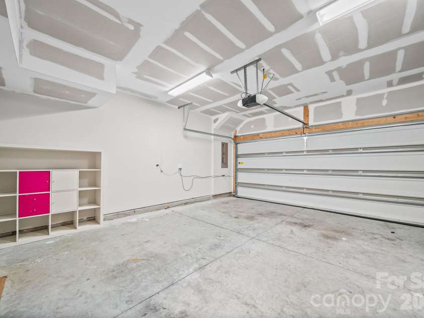 928 Bexton Street, Charlotte, NC 28273.  MLS# CAR4370934, YatesRealty ID 20122. 