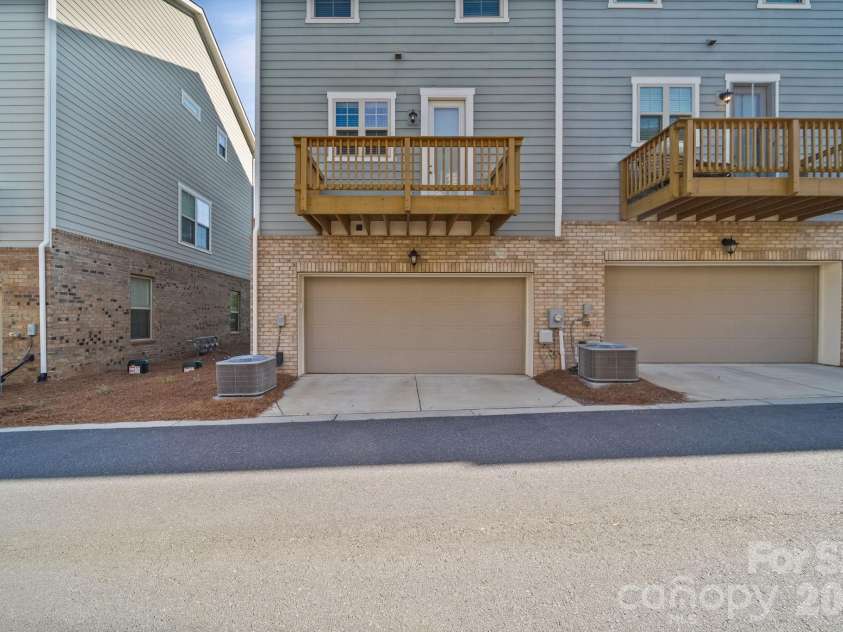 928 Bexton Street, Charlotte, NC 28273.  MLS# CAR4370934, YatesRealty ID 20122. 
