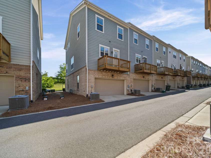 928 Bexton Street, Charlotte, NC 28273.  MLS# CAR4370934, YatesRealty ID 20122. 
