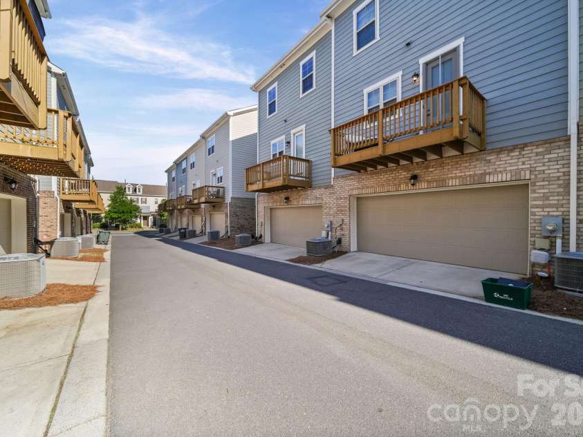 928 Bexton Street, Charlotte, NC 28273.  MLS# CAR4370934, YatesRealty ID 20122. 