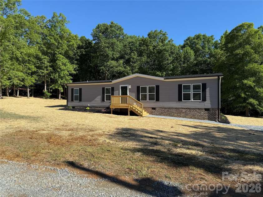117 Harvick Lane, Lexington, NC 27292.  MLS# CAR4379833, YatesRealty ID 20123. 