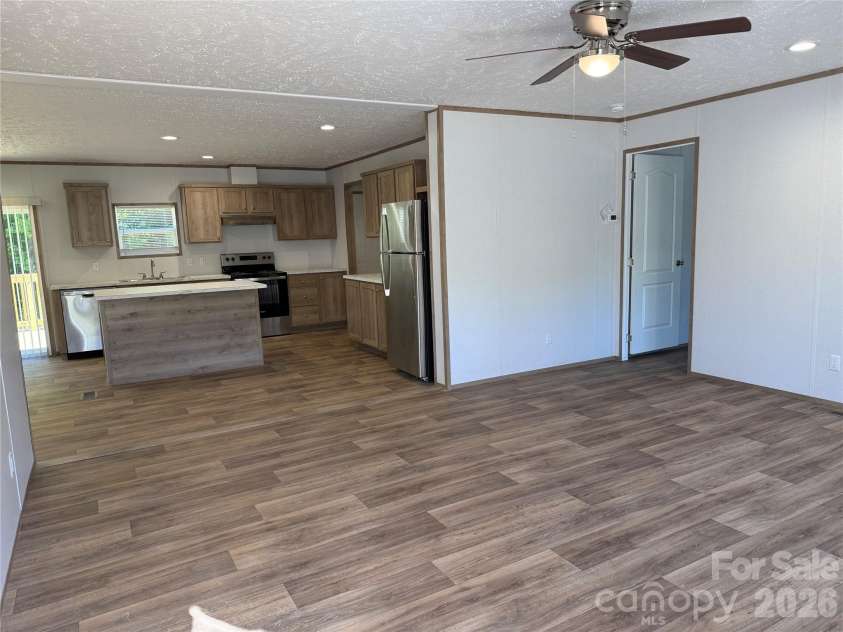 117 Harvick Lane, Lexington, NC 27292.  MLS# CAR4379833, YatesRealty ID 20123. 