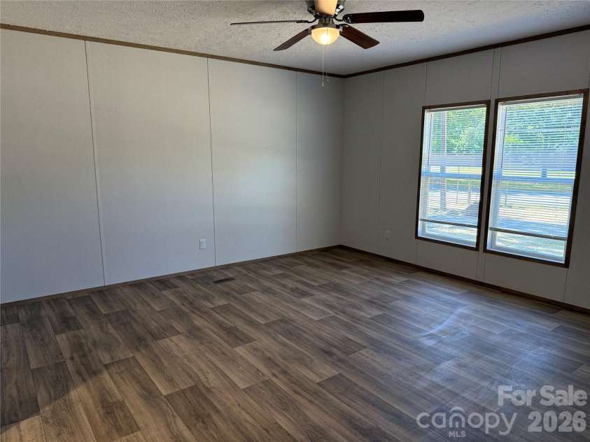 117 Harvick Lane, Lexington, NC 27292.  MLS# CAR4379833, YatesRealty ID 20123. 
