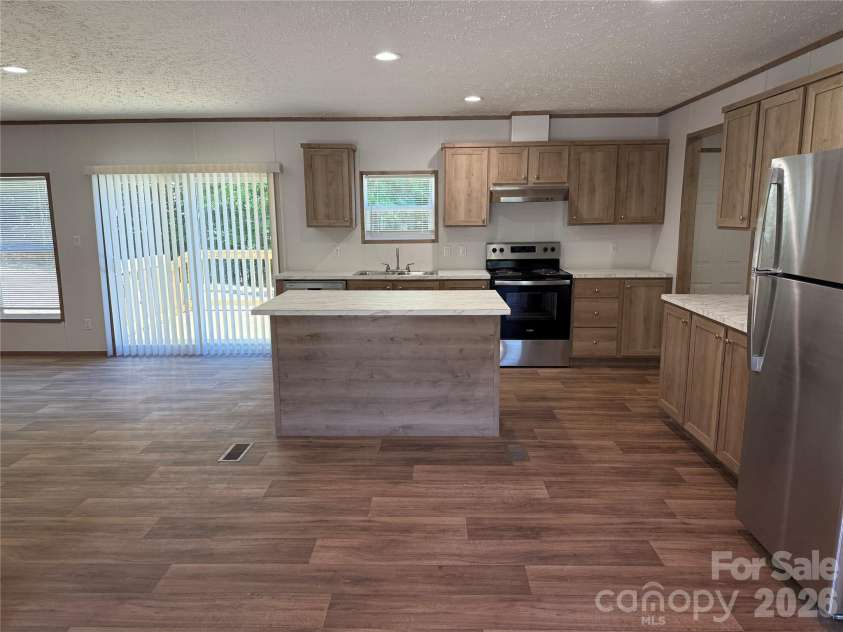 117 Harvick Lane, Lexington, NC 27292.  MLS# CAR4379833, YatesRealty ID 20123. 