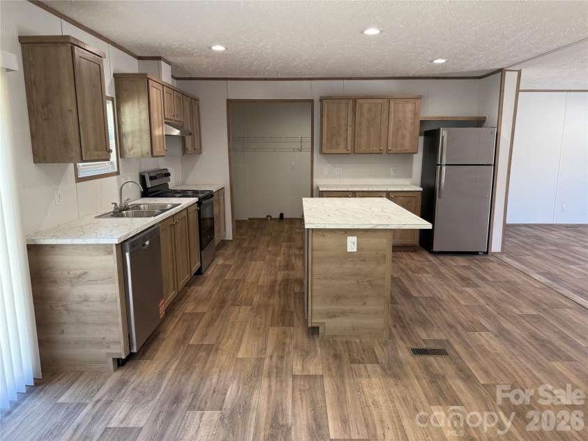 117 Harvick Lane, Lexington, NC 27292.  MLS# CAR4379833, YatesRealty ID 20123. 