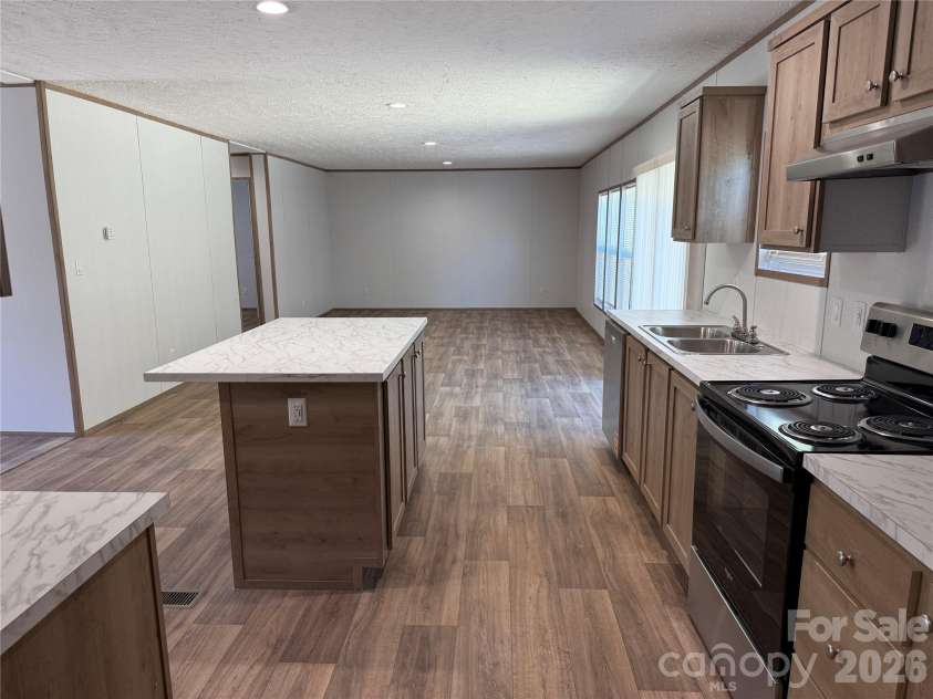117 Harvick Lane, Lexington, NC 27292.  MLS# CAR4379833, YatesRealty ID 20123. 