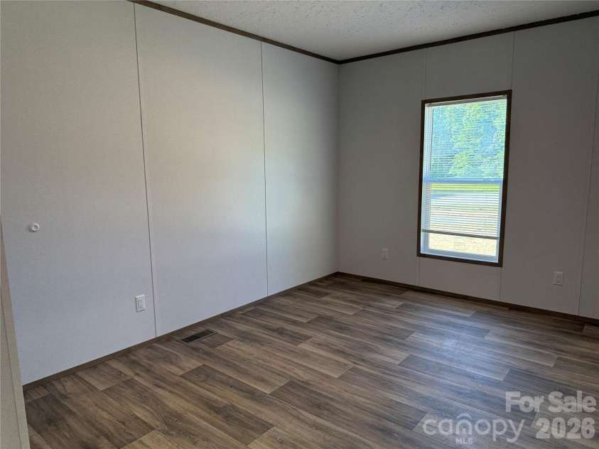 117 Harvick Lane, Lexington, NC 27292.  MLS# CAR4379833, YatesRealty ID 20123. 