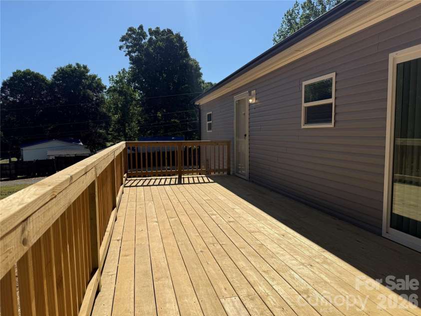 117 Harvick Lane, Lexington, NC 27292.  MLS# CAR4379833, YatesRealty ID 20123. 
