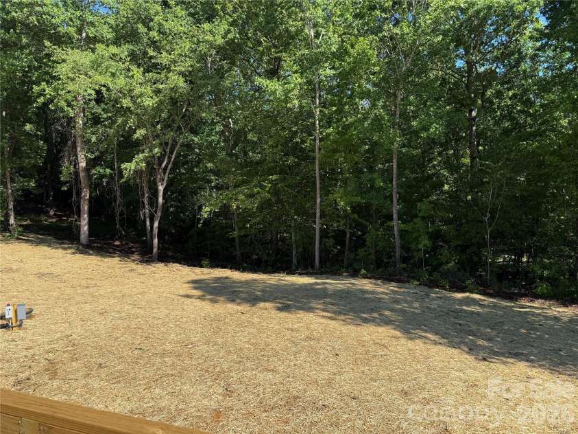 117 Harvick Lane, Lexington, NC 27292.  MLS# CAR4379833, YatesRealty ID 20123. 