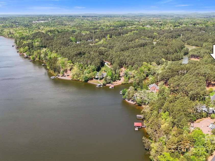 5690 Anchor Drive, Granite Falls, NC 28630.  MLS# CAR4252807, YatesRealty ID 20124. Gunpowder Creek branch of Lake Hickory.