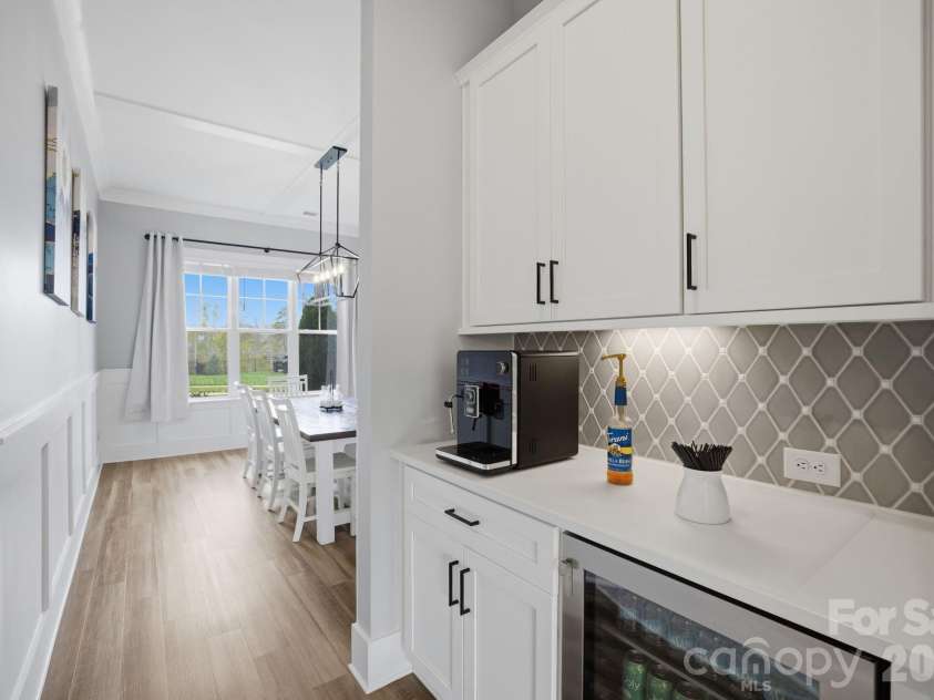 18526 Doves Crest Road, Cornelius, NC 28031.  MLS# CAR4364782, YatesRealty ID 20125. Coffee Bar