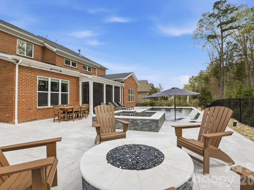 18526 Doves Crest Road, Cornelius, NC 28031.  MLS# CAR4364782, YatesRealty ID 20125. Gas Fire Pit