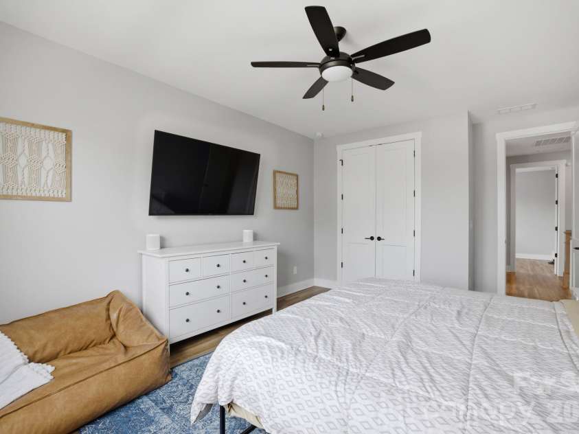 18526 Doves Crest Road, Cornelius, NC 28031.  MLS# CAR4364782, YatesRealty ID 20125. Guest Suite One