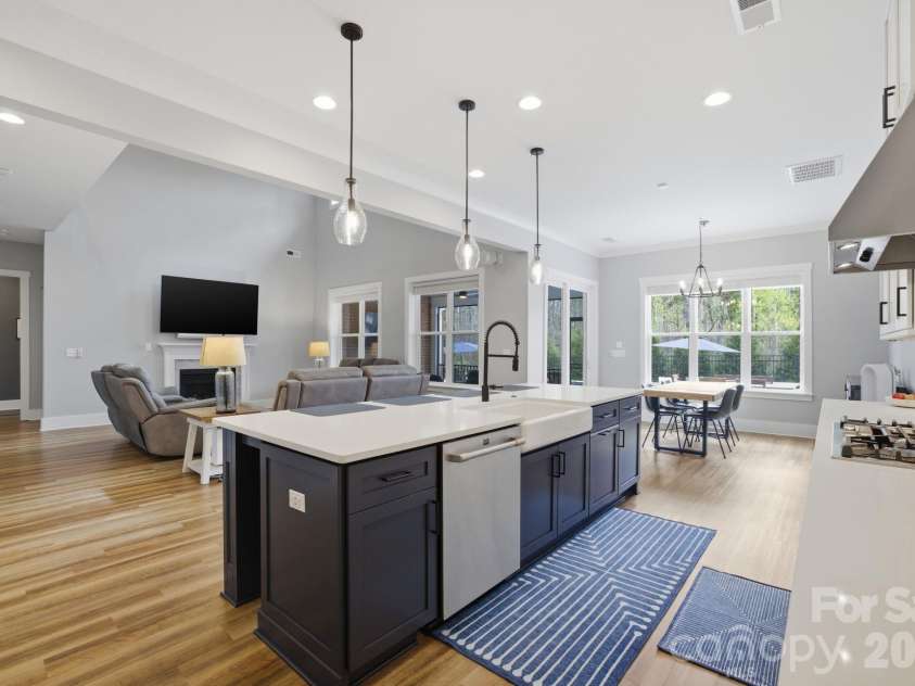18526 Doves Crest Road, Cornelius, NC 28031.  MLS# CAR4364782, YatesRealty ID 20125. Kitchen