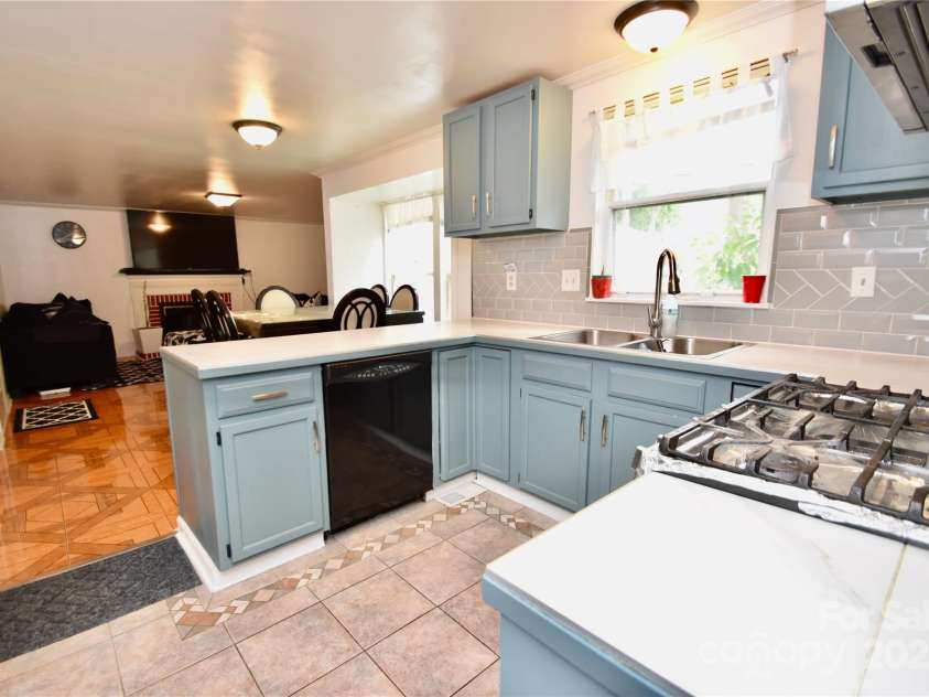 2008 Bantry Lane, Charlotte, NC 28262.  MLS# CAR4270795, YatesRealty ID 20125. 