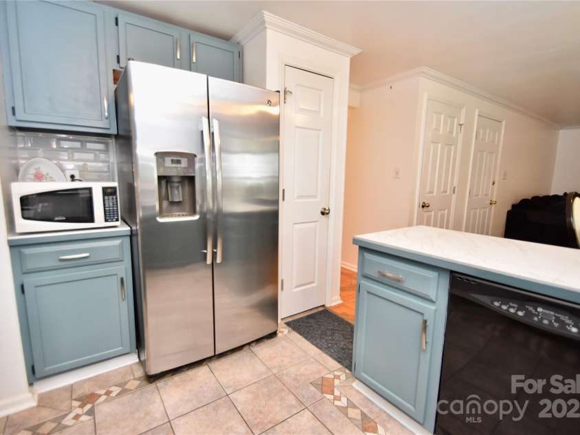 2008 Bantry Lane, Charlotte, NC 28262.  MLS# CAR4270795, YatesRealty ID 20125. 