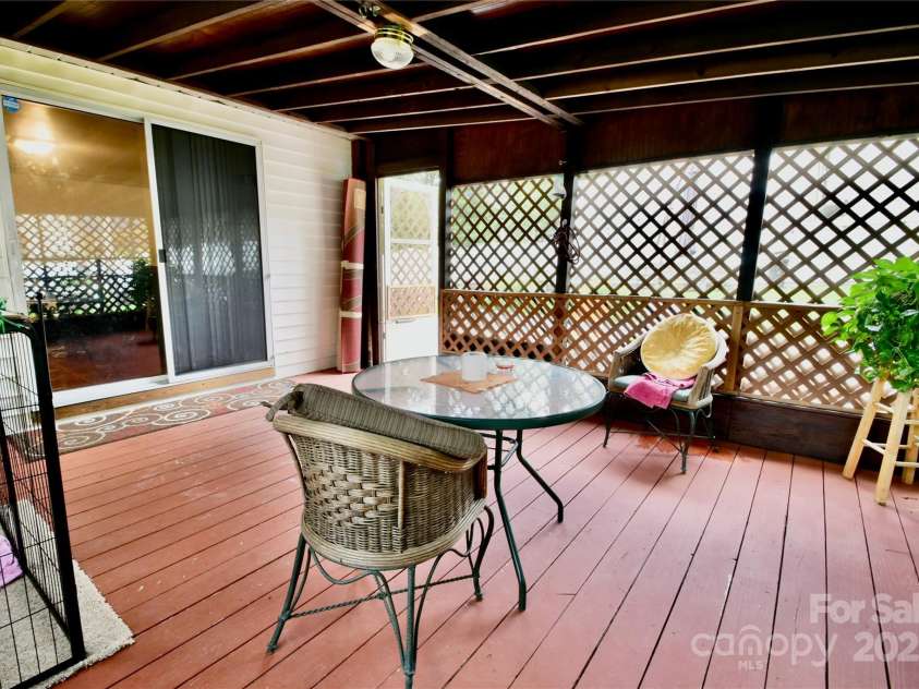 2008 Bantry Lane, Charlotte, NC 28262.  MLS# CAR4270795, YatesRealty ID 20125. 