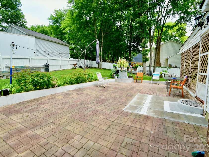 2008 Bantry Lane, Charlotte, NC 28262.  MLS# CAR4270795, YatesRealty ID 20125. 