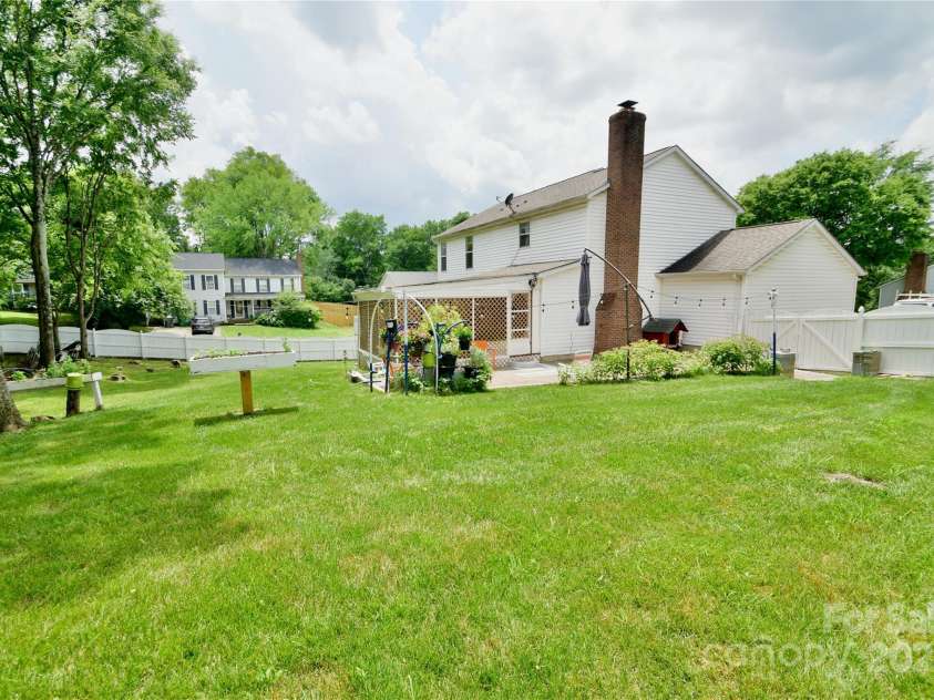 2008 Bantry Lane, Charlotte, NC 28262.  MLS# CAR4270795, YatesRealty ID 20125. 