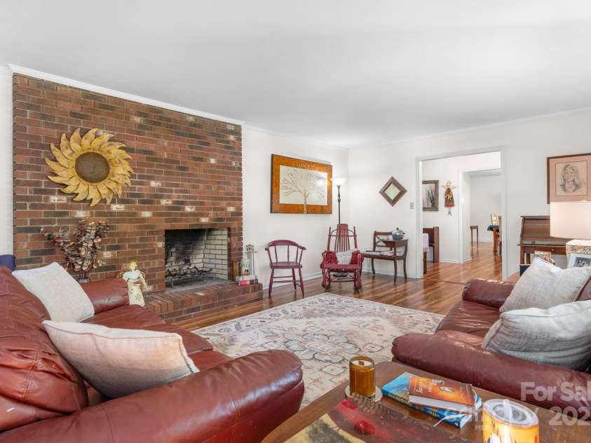 701 5th Avenue, Conover, NC 28613.  MLS# CAR4271865, YatesRealty ID 20126. 