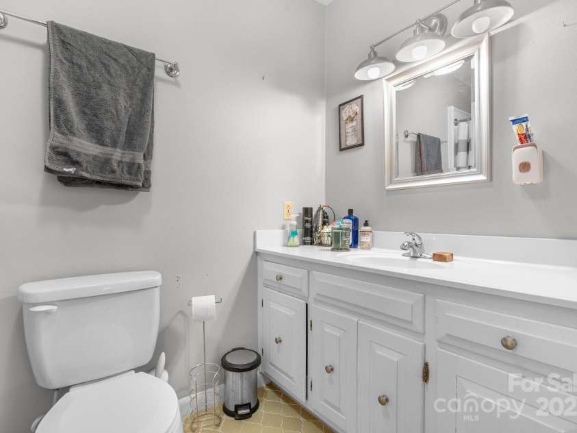 701 5th Avenue, Conover, NC 28613.  MLS# CAR4271865, YatesRealty ID 20126. 