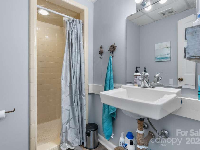 701 5th Avenue, Conover, NC 28613.  MLS# CAR4271865, YatesRealty ID 20126. 