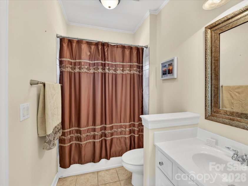 404 Three Greens Drive, Huntersville, NC 28078.  MLS# CAR4369086, YatesRealty ID 20127. 