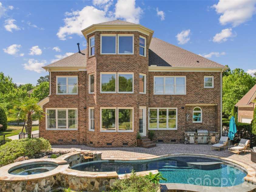 404 Three Greens Drive, Huntersville, NC 28078.  MLS# CAR4369086, YatesRealty ID 20127. 